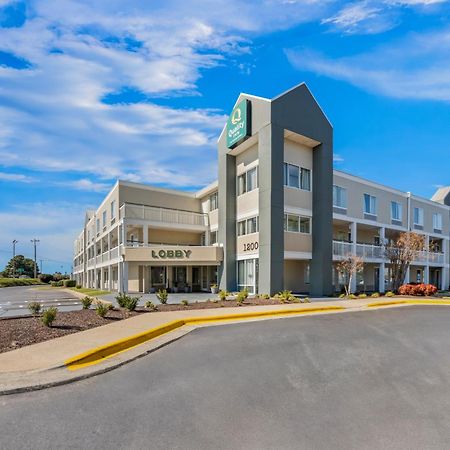 Quality Inn Роки Маунт Екстериор снимка