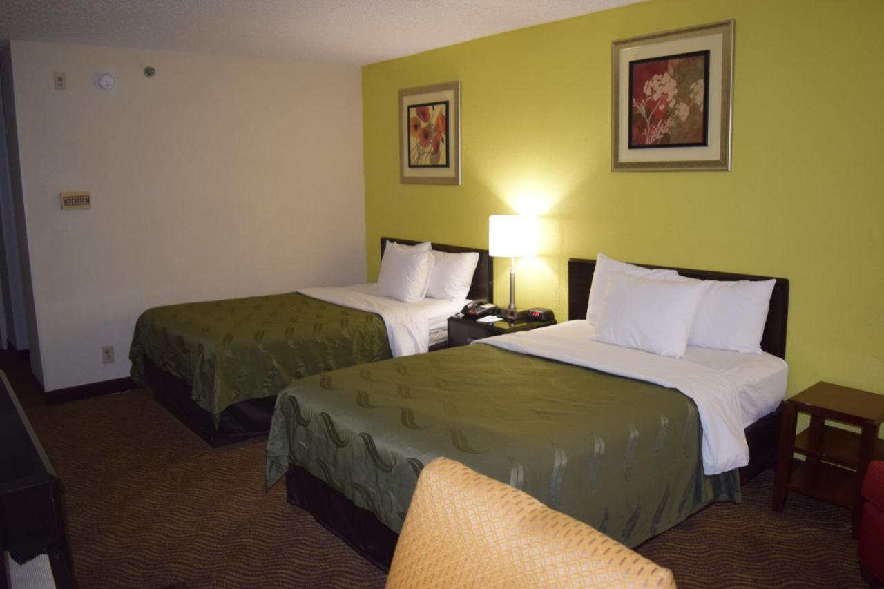Quality Inn Роки Маунт Екстериор снимка