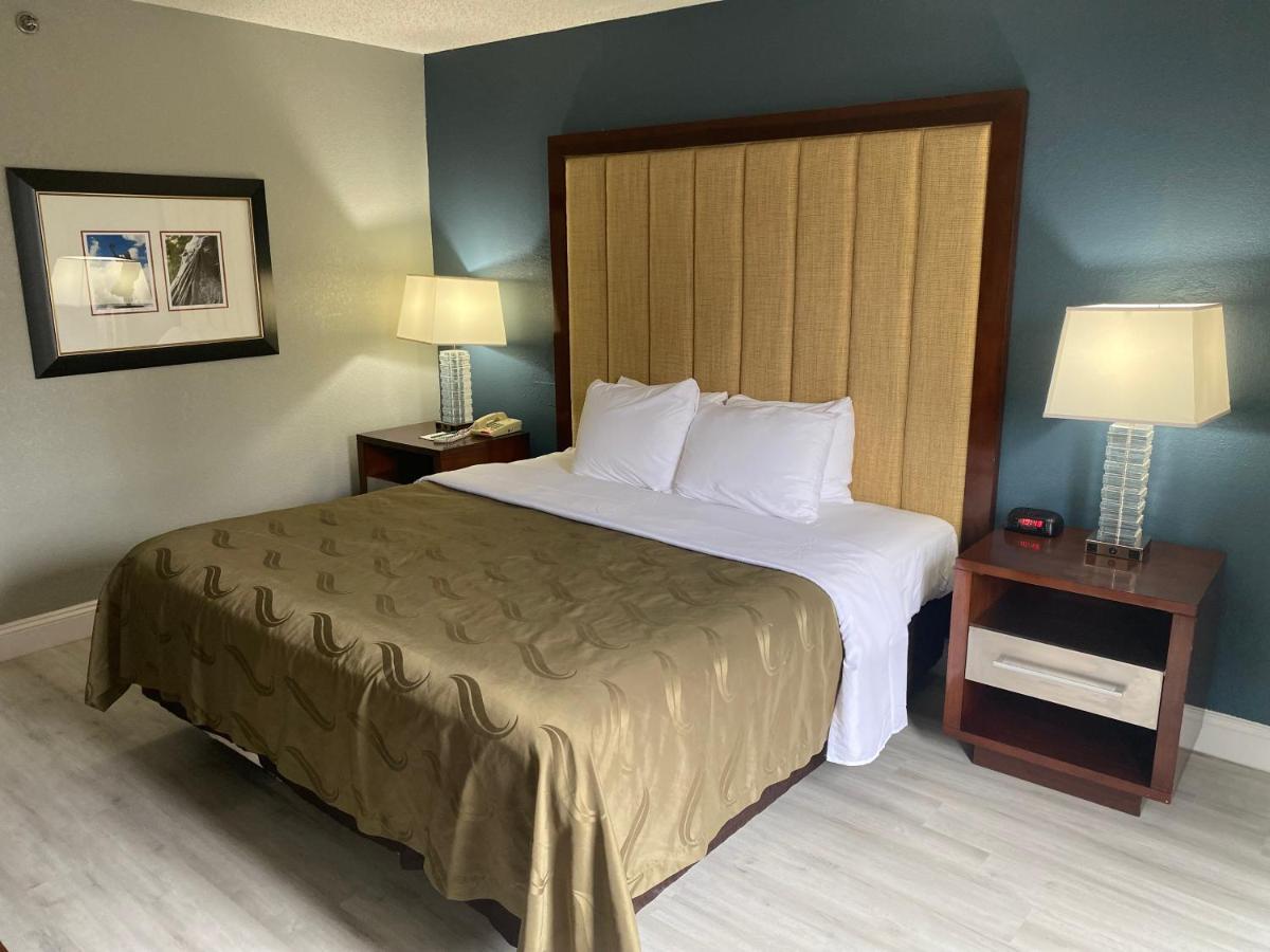 Quality Inn Роки Маунт Екстериор снимка