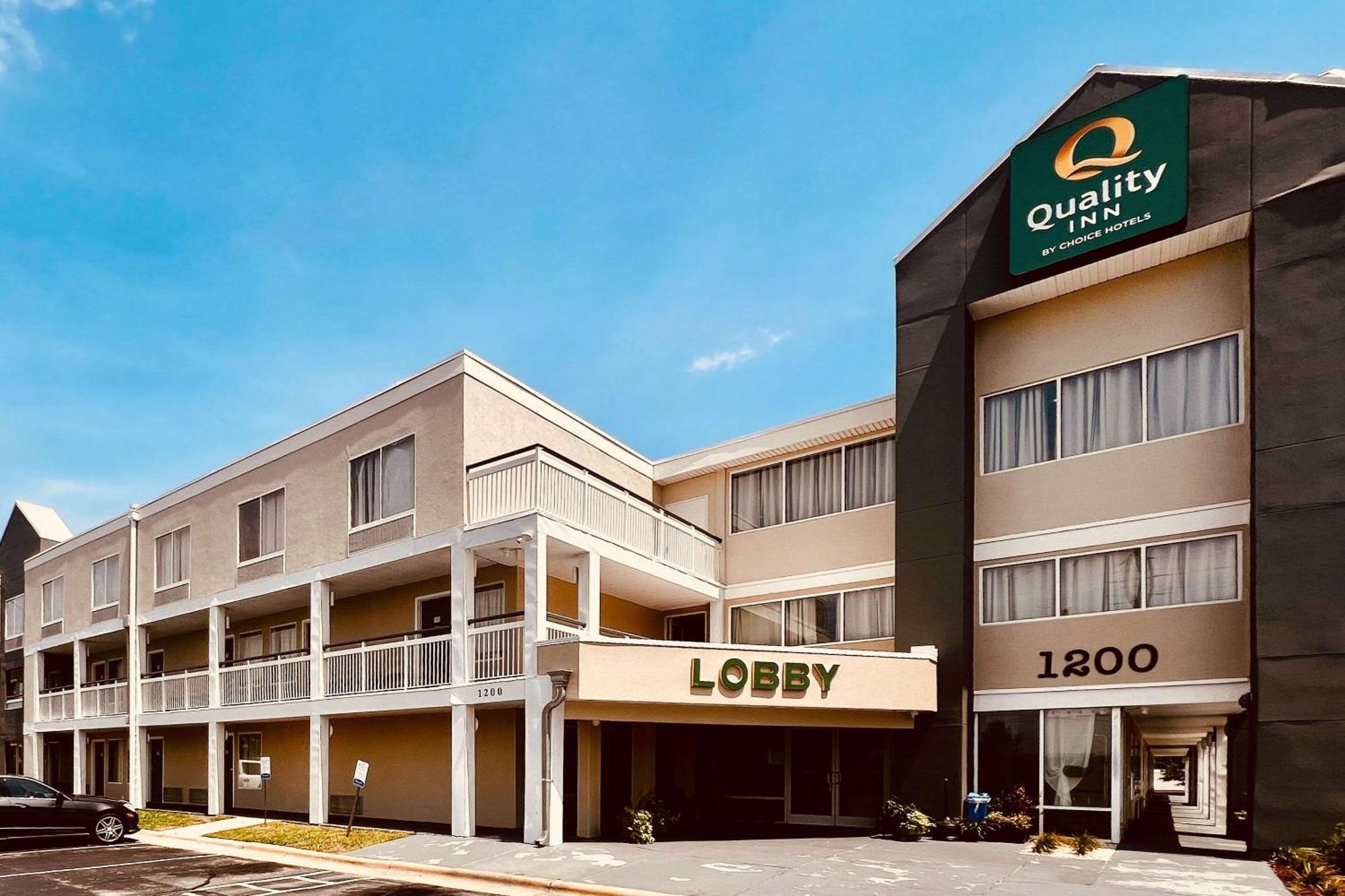 Quality Inn Роки Маунт Екстериор снимка
