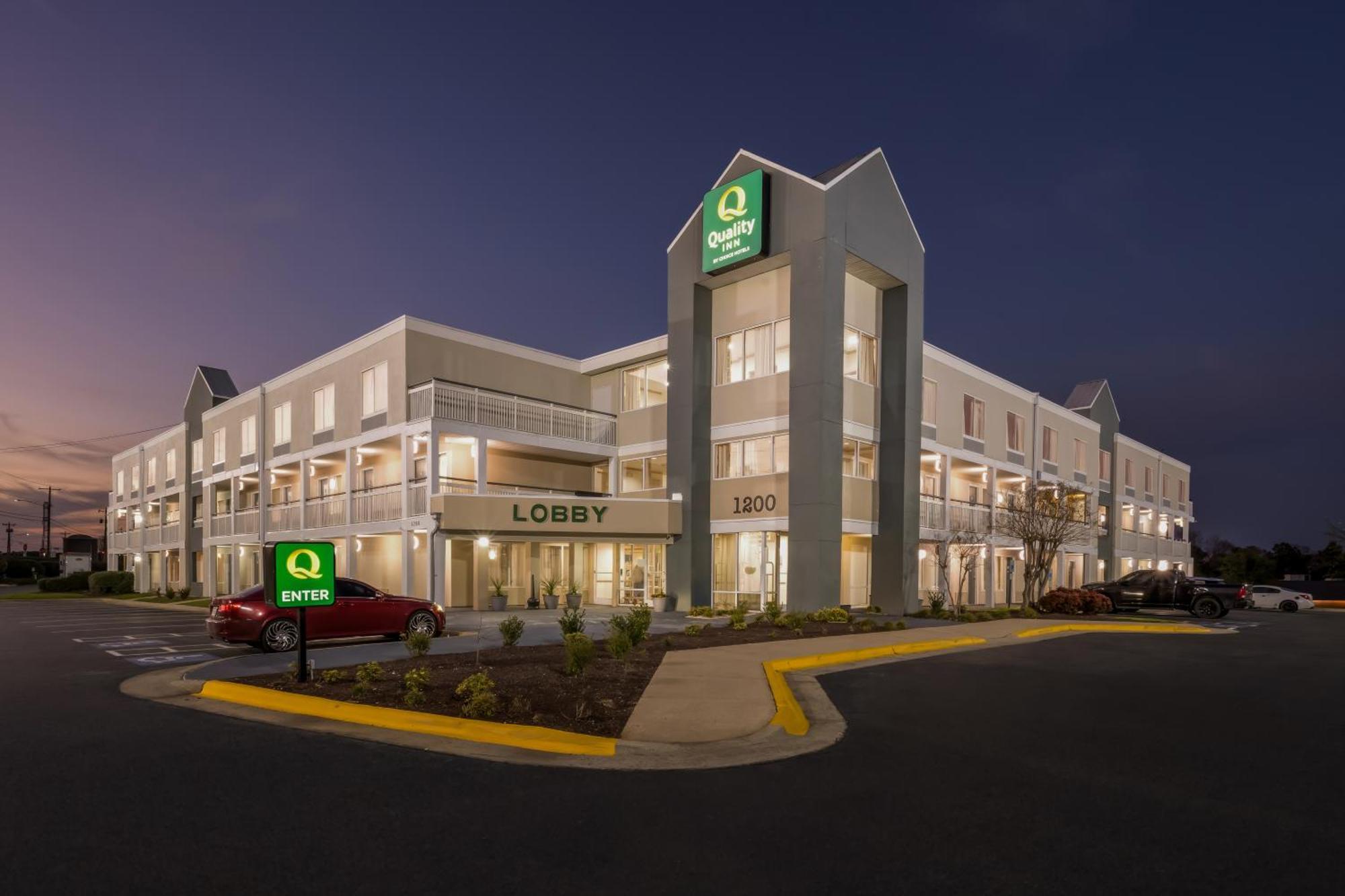 Quality Inn Роки Маунт Екстериор снимка