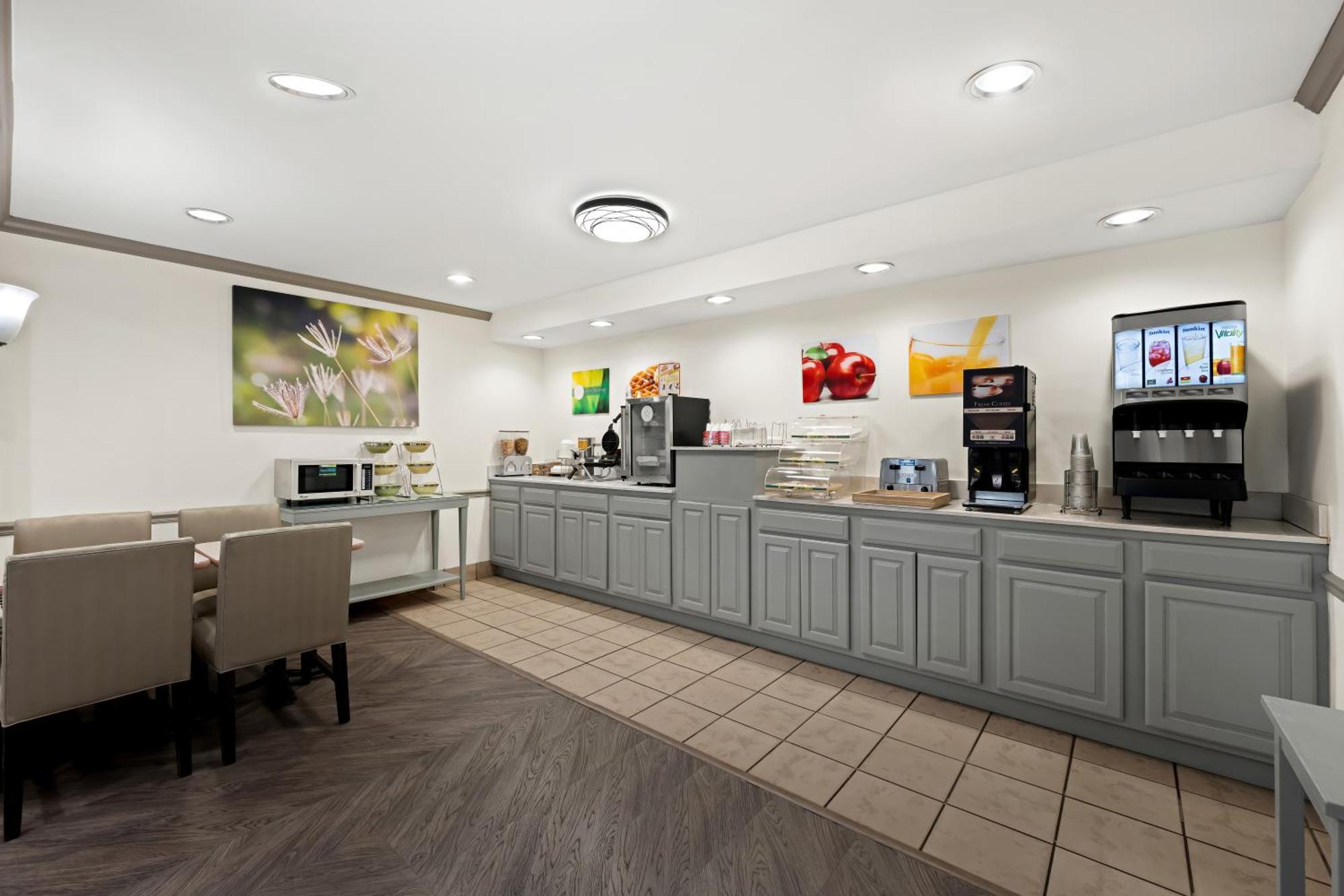 Quality Inn Роки Маунт Екстериор снимка