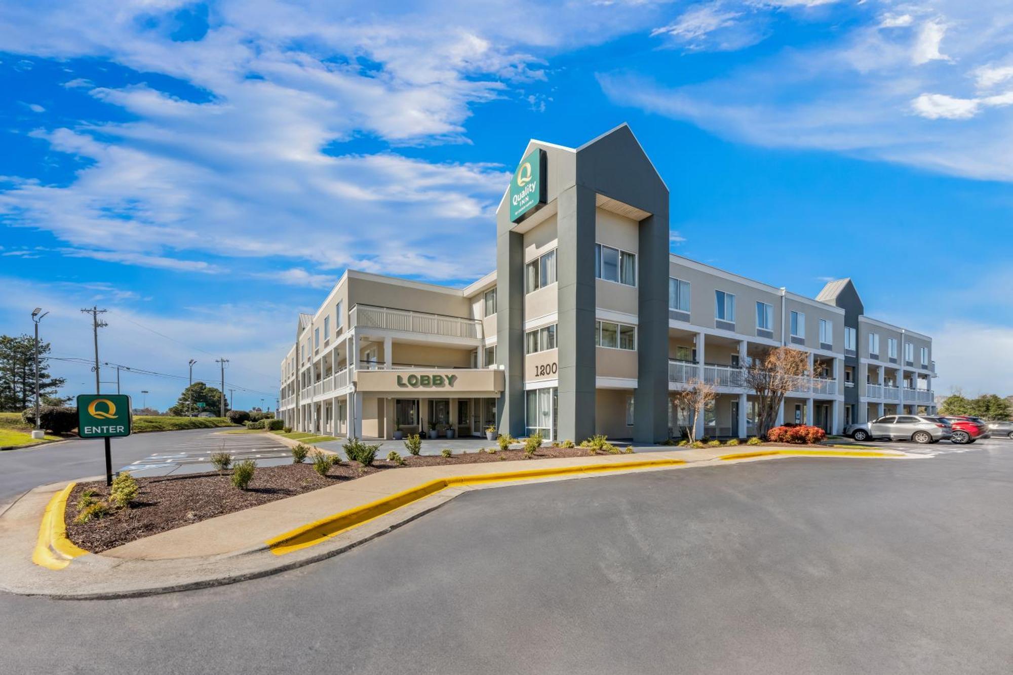 Quality Inn Роки Маунт Екстериор снимка