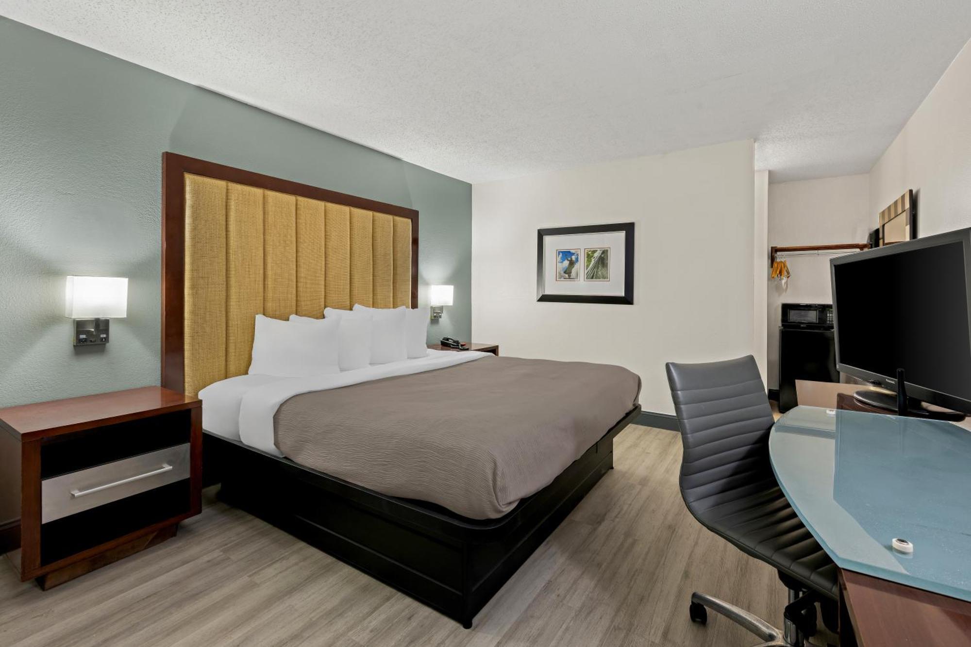 Quality Inn Роки Маунт Екстериор снимка