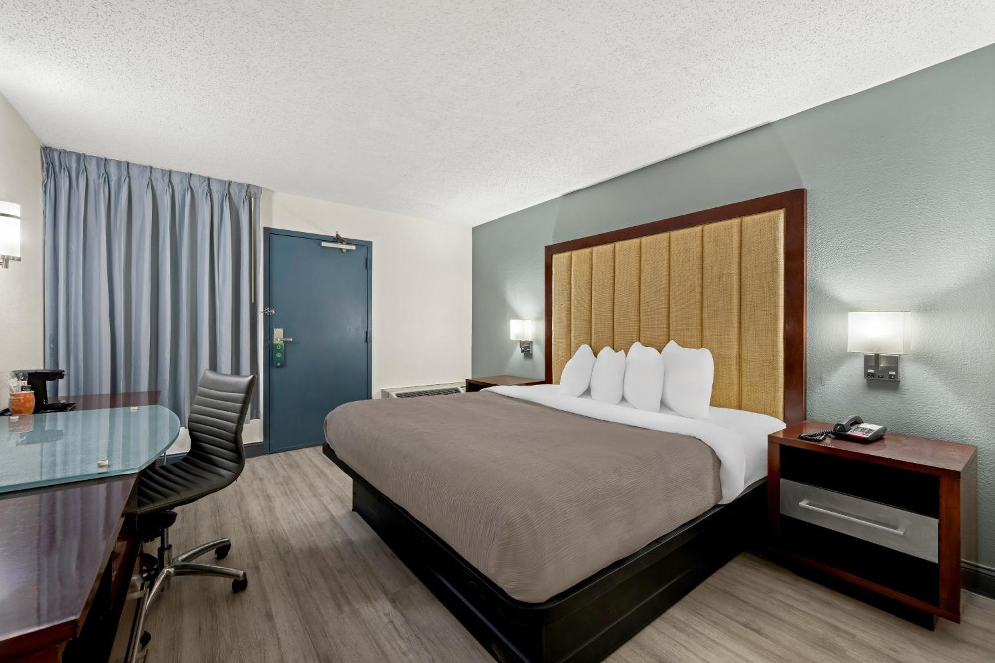 Quality Inn Роки Маунт Екстериор снимка